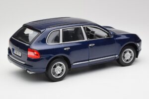 Porsche Cayenne S 9PA ダークシーブルーメタリック Maisto 1:18 31635 メタル - 画像 3/8