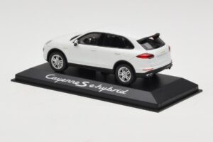 Porsche Cayenne 958 S e-Hybrid ホワイト Minichamps 1:43 WAP0200040E メタル - 画像 3/4