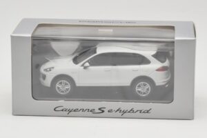 Porsche Cayenne 958 S e-Hybrid ホワイト Minichamps 1:43 WAP0200040E メタル - 画像 4/4
