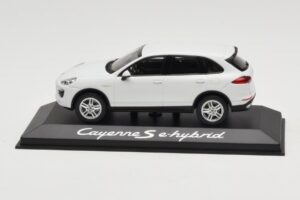 Porsche Cayenne 958 S e-Hybrid ホワイト Minichamps 1:43 WAP0200040E メタル