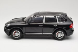 Porsche Cayenne Turbo 957 ブラック Norev 1:18 WAP02112317 メタル - 画像 4/8
