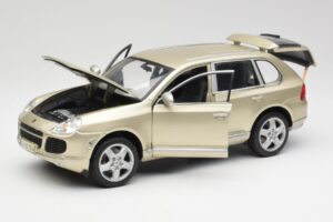 Porsche Cayenne Turbo 955 ベージュ Maisto 1:18 WAP02100113 メタル - 画像 2/8