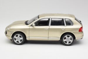 Porsche Cayenne Turbo 955 ベージュ Maisto 1:18 WAP02100113 メタル - 画像 4/8
