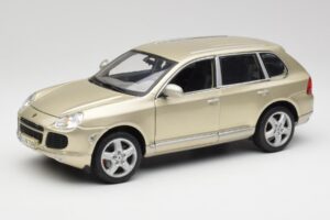 Porsche Cayenne Turbo 955 ベージュ Maisto 1:18 WAP02100113 メタル