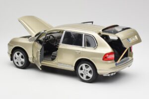 Porsche Cayenne Turbo 955 ベージュ Maisto 1:18 WAP02100113 メタル - 画像 5/8
