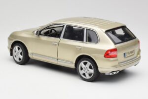 Porsche Cayenne Turbo 955 ベージュ Maisto 1:18 WAP02100113 メタル - 画像 7/8