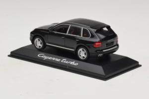 Porsche Cayenne Turbo Dark Green Metallic Minichamps 1:43 WAP02061117 メタル - 画像 3/5