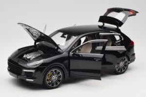 Porsche Cayenne Turbo S 958 Black Metallic Minichamps 1:18 110064000 メタル - 画像 2/8