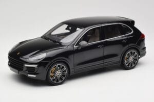 Porsche Cayenne Turbo S 958 Black Metallic Minichamps 1:18 110064000 メタル