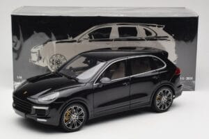 Porsche Cayenne Turbo S 958 Black Metallic Minichamps 1:18 110064000 メタル - 画像 8/8