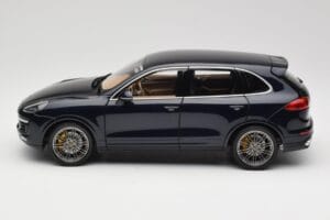 Porsche Cayenne Turbo S 958 Blue Metallic Minichamps 1:18 110064001 メタル - 画像 4/8