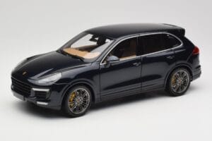 Porsche Cayenne Turbo S 958 Blue Metallic Minichamps 1:18 110064001 メタル