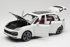 Porsche Cayenne 9YA Turbo ホワイト メタリック Minichamps 1:18 155042560 メタル - 画像 2/8