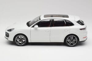 Porsche Cayenne 9YA Turbo ホワイト メタリック Minichamps 1:18 155042560 メタル - 画像 4/8