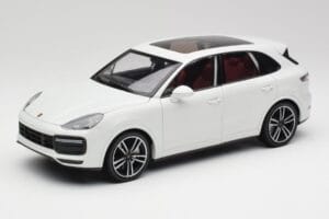 Porsche Cayenne 9YA Turbo ホワイト メタリック Minichamps 1:18 155042560 メタル