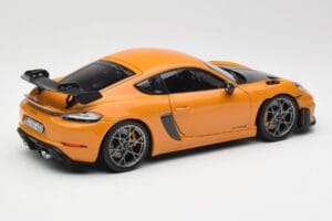 Porsche Cayman GT4 RS 982 Weissach Package Bahama Yellow Norev 1:18 187252 メタル - 画像 3/8