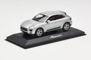 Porsche Macan 95B Silver Grey Metallic プロトタイプ Minichamps 1:43 WAP0201540E メタル - 画像 2/4