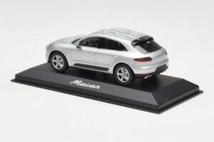 Porsche Macan 95B Silver Grey Metallic プロトタイプ Minichamps 1:43 WAP0201540E メタル - 画像 3/4