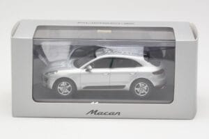 Porsche Macan 95B Silver Grey Metallic プロトタイプ Minichamps 1:43 WAP0201540E メタル - 画像 4/4