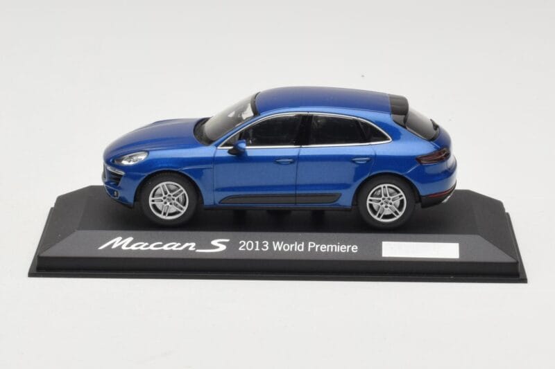 Porsche Macan 95B S ブルー World Premiere Minichamps 1:43 WAP0201550E メタル