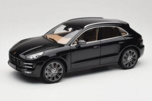 Porsche Macan Turbo 95B Black Metallic Minichamps 1:18 110062502 メタル