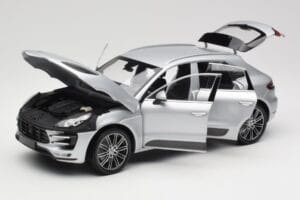 Porsche Macan Turbo 95B シルバー Minichamps 1:18 110062504 メタル - 画像 2/8