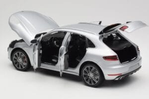 Porsche Macan Turbo 95B シルバー Minichamps 1:18 110062504 メタル - 画像 7/8