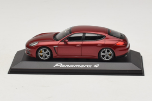 Porsche Panamera 970 4 Red Metallic Minichamps 1:43 WAP0201250E メタル