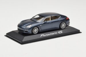 Porsche Panamera 970 4 ブルーメタリック Minichamps 1:43 400068220 メタル - 画像 2/4