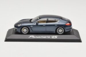 Porsche Panamera 970 4 ブルーメタリック Minichamps 1:43 400068220 メタル
