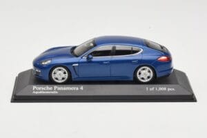 Porsche Panamera 970 4S Blue Metallic Minichamps 1:43 WAP0200419 メタル