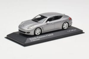 Porsche Panamera 970 S Hybrid シルバー Minichamps 1:43 400068250 メタル - 画像 2/4