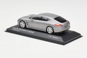 Porsche Panamera 970 S Hybrid シルバー Minichamps 1:43 400068250 メタル - 画像 3/4