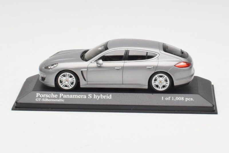 Porsche Panamera 970 S Hybrid シルバー Minichamps 1:43 Porsche Panamera 970 S Hybrid シルバー Minichamps 1:43 400068250 メタル
