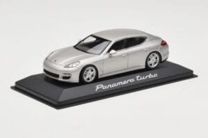 Porsche Panamera 970 Turbo ベージュ Minichamps 1:43 WAP0200519 メタル - 画像 2/4