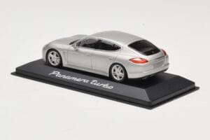 Porsche Panamera 970 Turbo ベージュ Minichamps 1:43 WAP0200519 メタル - 画像 3/4