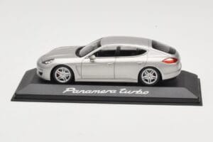 Porsche Panamera 970 Turbo ベージュ Minichamps 1:43 WAP0200519 メタル