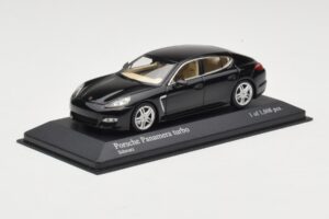 Porsche Panamera 970 Turbo ブラックメタリック Minichamps 1:43 400068271 メタル - 画像 2/4