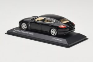 Porsche Panamera 970 Turbo ブラックメタリック Minichamps 1:43 400068271 メタル - 画像 3/4
