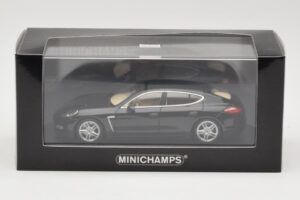 Porsche Panamera 970 Turbo ブラックメタリック Minichamps 1:43 400068271 メタル - 画像 4/4