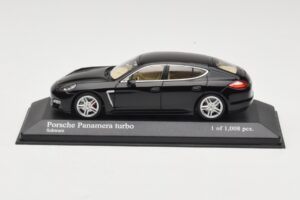 Porsche Panamera 970 Turbo ブラックメタリック Minichamps 1:43 400068271 メタル