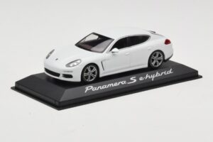 Porsche Panamera 970 S e-Hybrid ホワイト Minichamps 1:43 WAP0207200E メタル - 画像 2/3