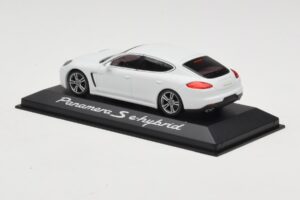 Porsche Panamera 970 S e-Hybrid ホワイト Minichamps 1:43 WAP0207200E メタル - 画像 3/3