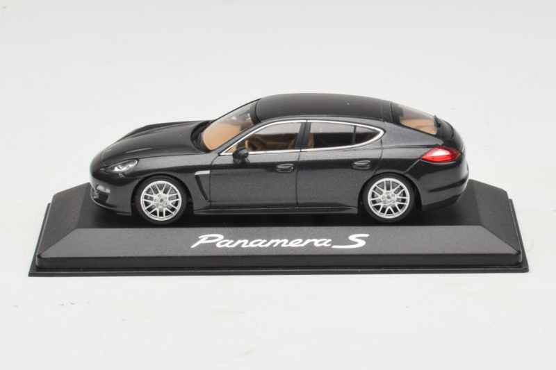 Porsche Panamera 970 S Grey Metallic Minichamps 1:43 WAP02000219 メタル