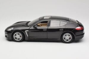Porsche Panamera Turbo 970 ブラック Maisto 1:18 36197 メタル - 画像 4/8