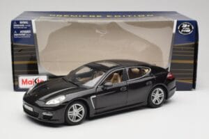 Porsche Panamera Turbo 970 ブラック Maisto 1:18 36197 メタル - 画像 8/8