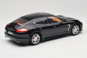 Porsche Panamera 970 Turbo Basalt Black Norev 1:18 WAP02100319 メタル - 画像 3/8
