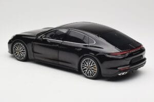 Porsche Panamera 971 Turbo S ブラック メタリック Minichamps 1:18 113061076 メタル - 画像 7/8
