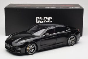 Porsche Panamera 971 Turbo S ブラック メタリック Minichamps 1:18 113061076 メタル - 画像 8/8