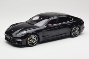 Porsche Panamera 971 Turbo S ブルー メタリック Minichamps 1:18 113061075 メタル